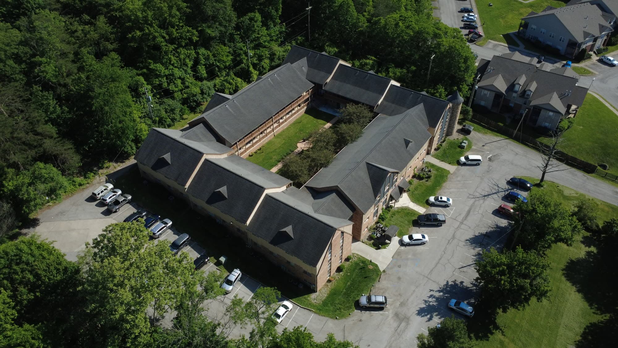 Aerial view of a Mulloy Bohn multifamily development in Kentucky