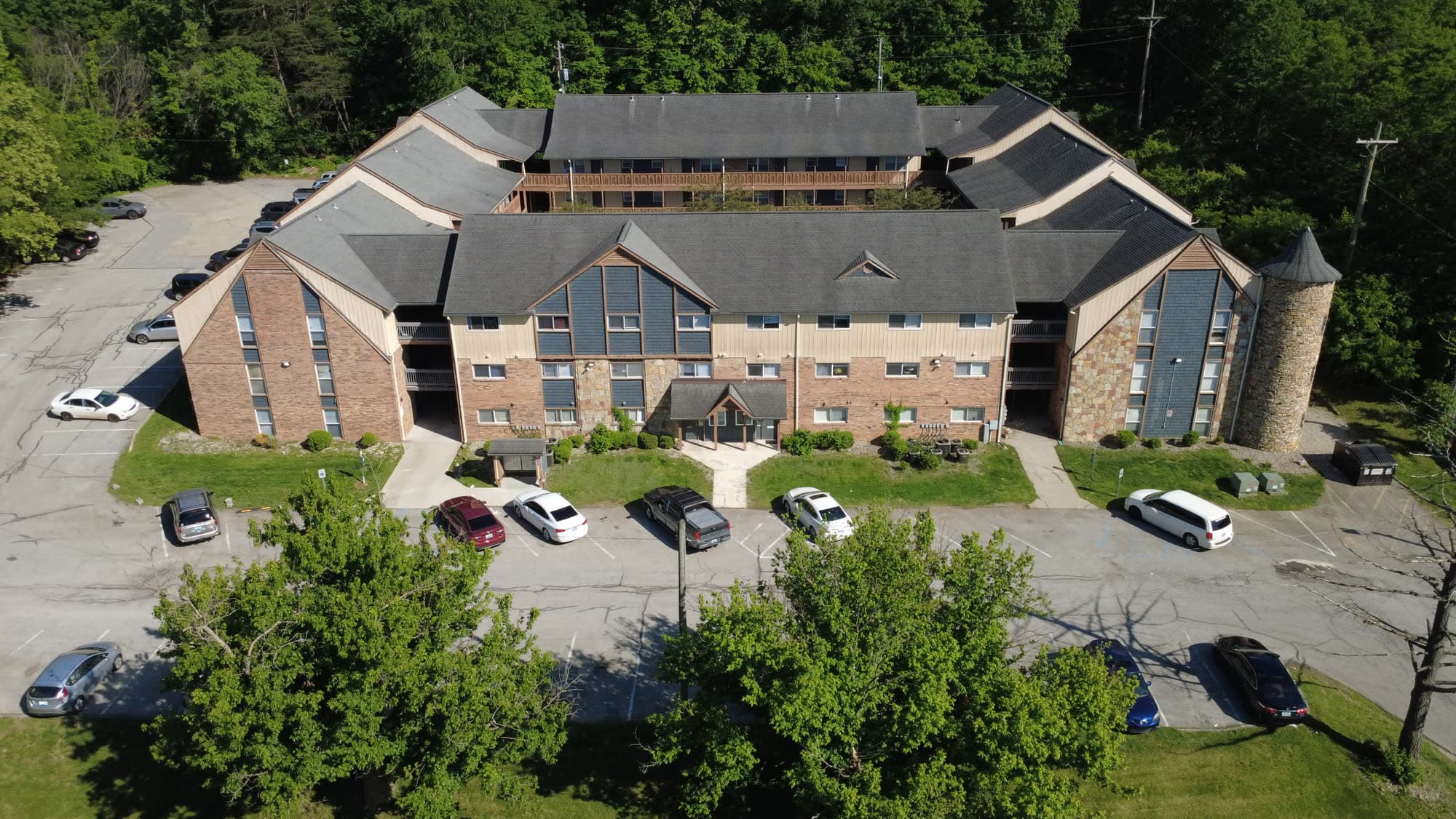 Willow Brook Apartments gallery image 2